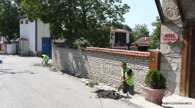 Temizlik İşleri Kent Genelinde Çalışmalara Devam Ediyor