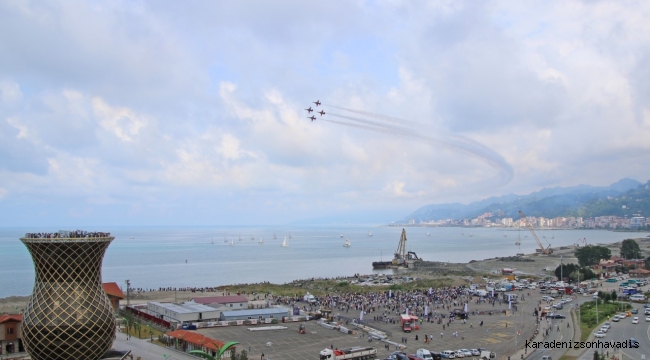 Türk Yıldızları Rize Semalarında...