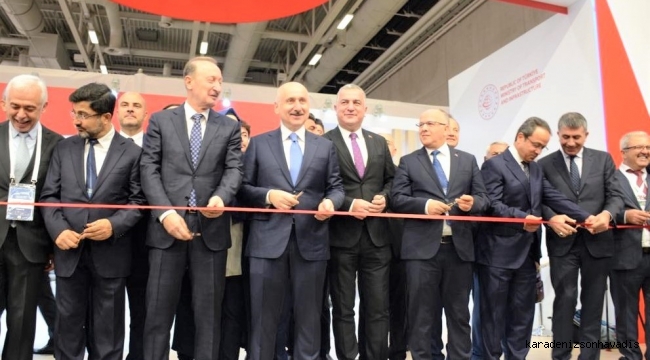 BAKAN KARAİSMAİLOĞLU, ALMANYA’DA INNOTRANS 2022’YE KATILDI