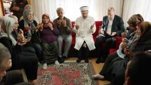 Cumhurbaşkanı Erdoğan Selçuk Ayvaz'ın ailesine taziye ziyaretinde bulundu