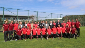 TFF Başkanı Mehmet Büyükekşi, Dünya Şampiyonu Ampute Milli Takımı ile bir araya geldi 