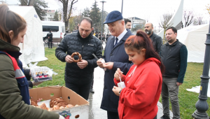 BAŞKAN ÖZLÜ, DÜZCELİLERİ YALNIZ BIRAKMIYOR