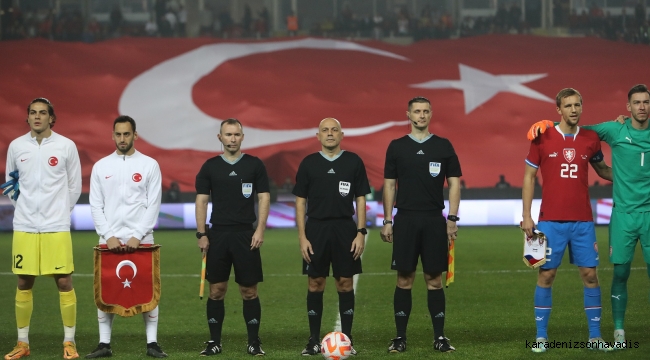 Cüneyt Çakır, Türkiye-Çekya maçı ile jübile yaptı