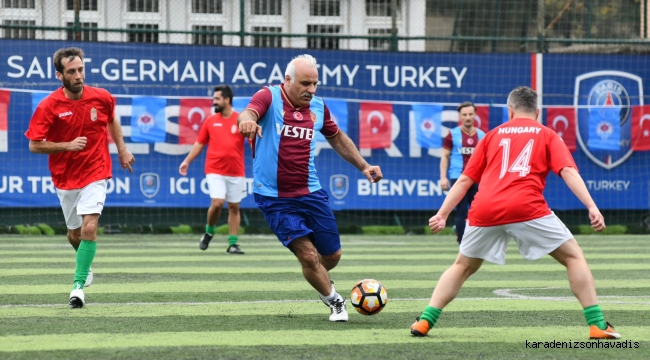 KARDEŞ TAKIMLARIN MAÇINDA DOSTLUK KAZANDI