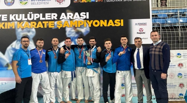 Sakarya karate takımı kürsüye çıktı