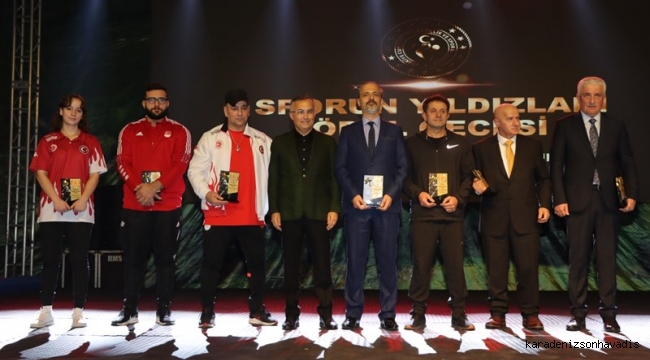 Sporun Yıldızları Ödül Gecesinde Çaykur Rizespor Kulübüne Ödül Yağdı 