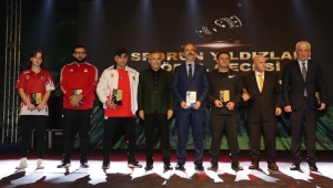 Sporun Yıldızları Ödül Gecesinde Çaykur Rizespor Kulübüne Ödül Yağdı 