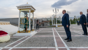 TBMM BAŞKANI ŞENTOP, TÜRKMENİSTAN'DA ZİYARETLERDE BULUNDU