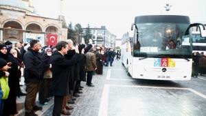 2023'ÜN İLK UMRE YOLCULARINI UĞURLADI
