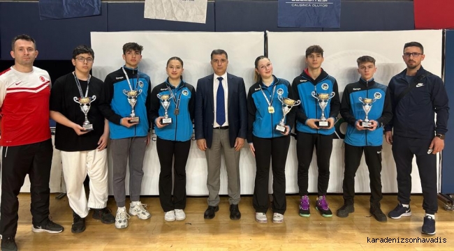 Sakarya Büyükşehir karate sporcuları durdurulamıyor