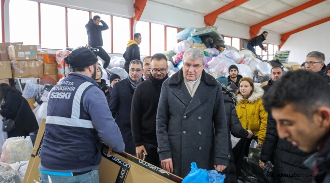 17 Ağustos'u yaşayan Sakarya yardımda öncü oldu: 25 yardım tırı, 55 iş makinası ve 124 personel