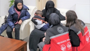 Aile ve Sosyal Hizmetler Bakanlığı, depremzede çocukları anneleriyle buluşturdu