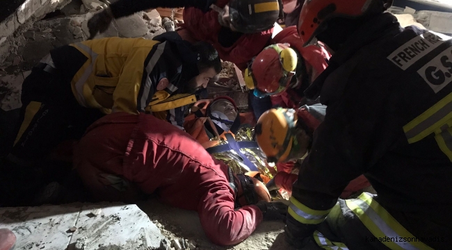 AKUT’tan, 71. saatte yeni bir mucizevi kurtarma…