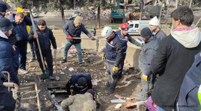 Büyükşehir itfaiyesi deprem bölgesinde hayat kurtarmaya devam ediyor