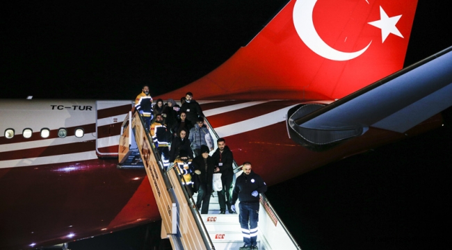 Cumhurbaşkanlığı uçakları da depremzedeler için seferber oldu