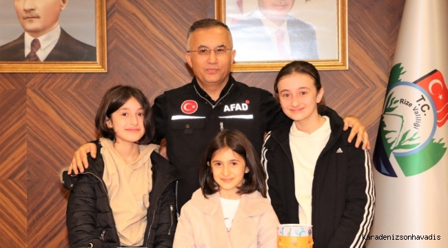 DEPREM ACISINA MİNİK YÜREKLERİNDE HİSSEDİP YARDIMA KOŞTULAR