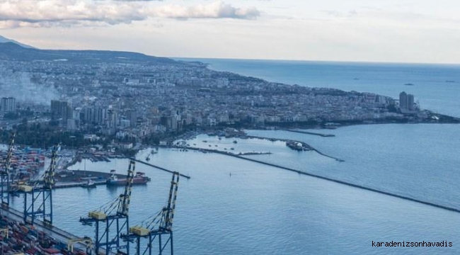 Hatay'da deniz suyu çekildi