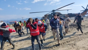 Kızılay gönüllüleri milletin yanında