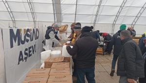 MÜSİAD, üyeleri ve gönüllüleri ile afet bölgesinde yaraları sarıyor