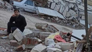Depremzedeler İçin Yardıma Geldi Göçük altında Kaldı
