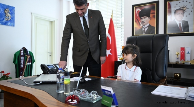 BAŞKAN KOCAMAN KOLTUĞU KAPTIRDI