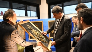 Kocaman, Kutsal Emanetler sergisini gezdi