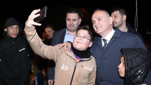 BAŞKAN ÖZLÜ ROMANLARA MÜJDE VERDİ