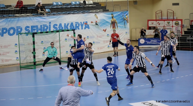 Beşiktaş’ı 36-33 yenen Büyükşehir adını finale yazdırdı