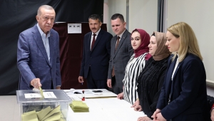 Cumhurbaşkanı Erdoğan, oyunu Saffet Çebi Ortaokulu’nda kullandı