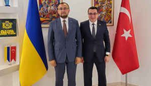 Osman Genç Ukrayna Büyükelçisi'ni ziyaret ederek iyi dileklerini sundu