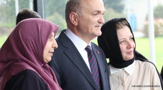 “SEVGİYİ TANIMLAYAN EN GÜZEL SÖZ: ANNE’DİR”