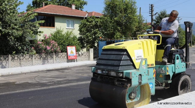 Arifiye Belediyesi Sıcak Asfalt Çalışmalarını Tüm Hızıyla Sürdüryor