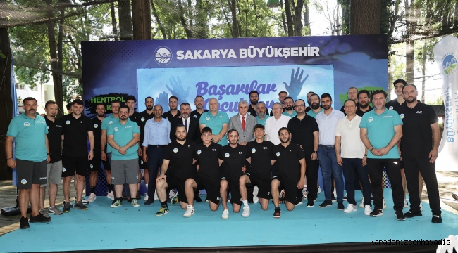 Sakarya Büyükşehir Avrupa ve Süper Lig’de fırtına gibi esecek: “Şampiyon geliyor”