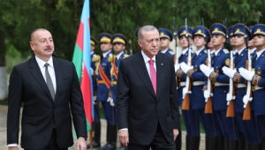 Cumhurbaşkanı Erdoğan, Nahçıvan Özerk Cumhuriyeti Yüksek Meclisi’nde resmî törenle karşılandı