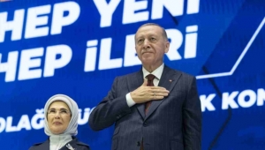 Erdoğan: Gençlerimizin siyasetten uzaklaşmasına mani olacağız