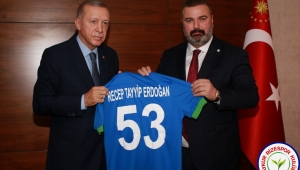 Cumhurbaşkanı Erdoğan, Çaykur Rizespor Kulübü'nü Kabul Etti