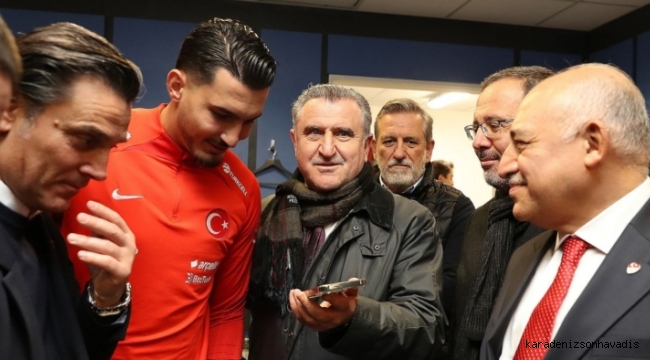 Cumhurbaşkanı Erdoğan’dan A Milli Futbol Takımı’na tebrik telefonu