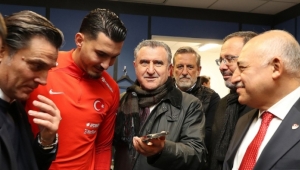 Cumhurbaşkanı Erdoğan’dan A Milli Futbol Takımı’na tebrik telefonu