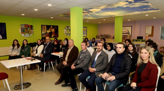 Sakaryalı yazarlar şehrinin gençleriyle buluştu
