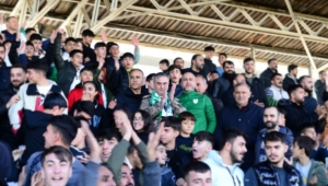 Bingöl Emniyet Müdürü Orhan taraftarlarla maç izledi