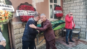 Gazeteci Erhan Çakmak dualarla uğurlandı