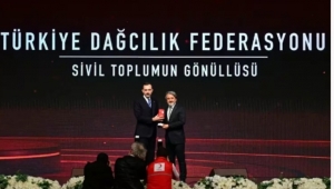 Türkiye Dağcılık Federasyonu’na, “Uluslararası Kırmızı Yelek Gönüllülük” ödülü