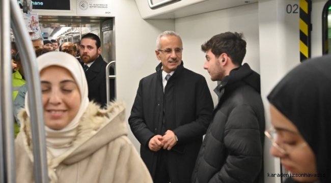 Bakan Uraloğlu ,Ankara uçağına metroyla ulaştı