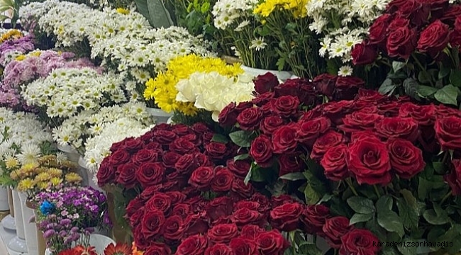 Çiçekçilerin sevgililer günü mesaisi