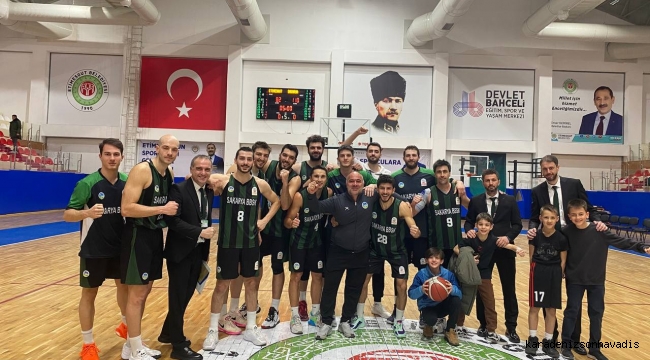 Sakarya Büyükşehir Basket deplasmanda farkla kazandı: 82-110