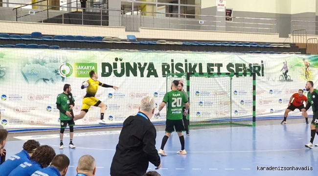 Büyükşehir Hentbol evinde kaybetti: 34-37