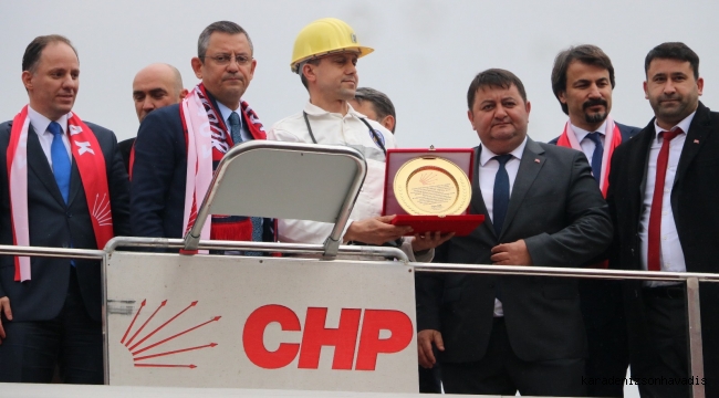 CHP Genel Başkanı Özel, madencilere teşekkür etti