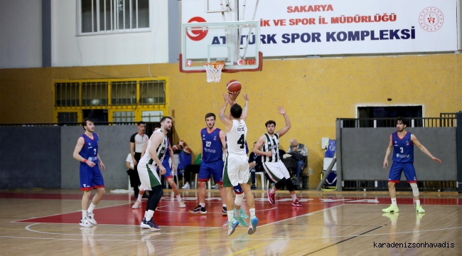 Sakarya Büyükşehir Basket farklı galibiyetle son 16’da: Tebrikler dev adamlar!