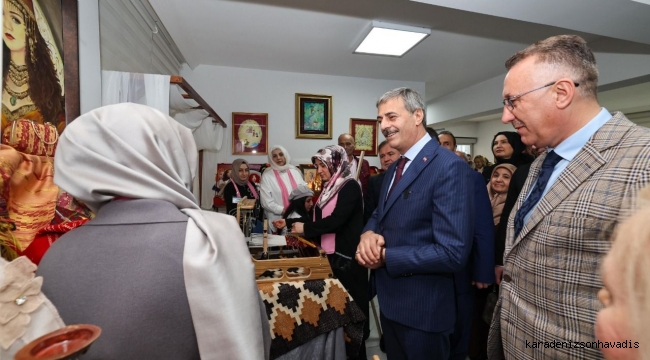 Yusuf Alemdar,“Kadın Eli Kadın Emeği” sergisinin açılışına katıldı.