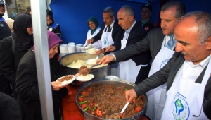 Gençlik ve Spor Bakanı Osman Aşkın Bak Rize'de bayramlaşma programına katıldı